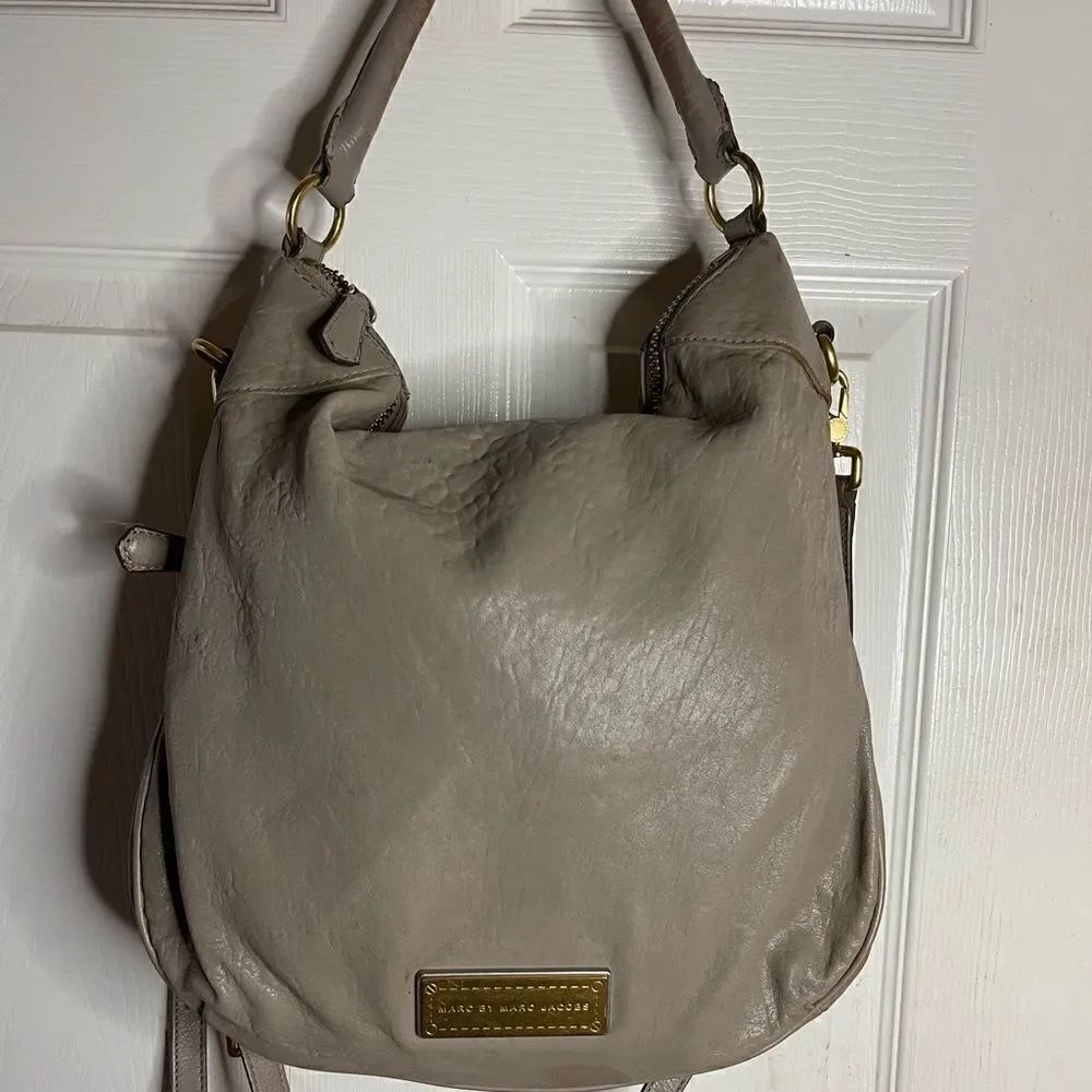 Marc by Marc Jacobs gray leather Hobo convertible bold gold tone hardwa…